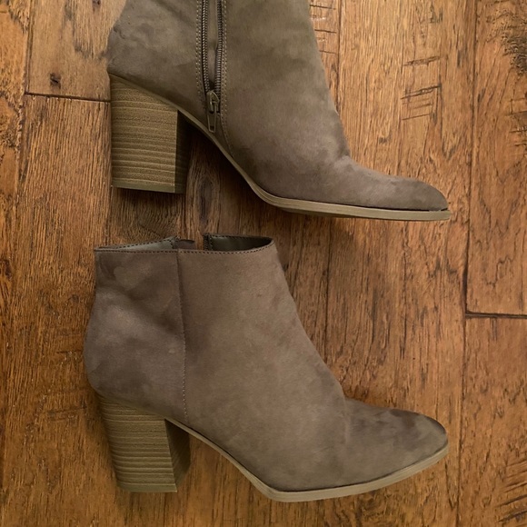 New Direction Booties - Picture 3 of 3